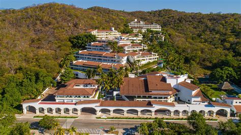 TOP 10 VACATION SPOTS BY ROYAL HOLIDAY .